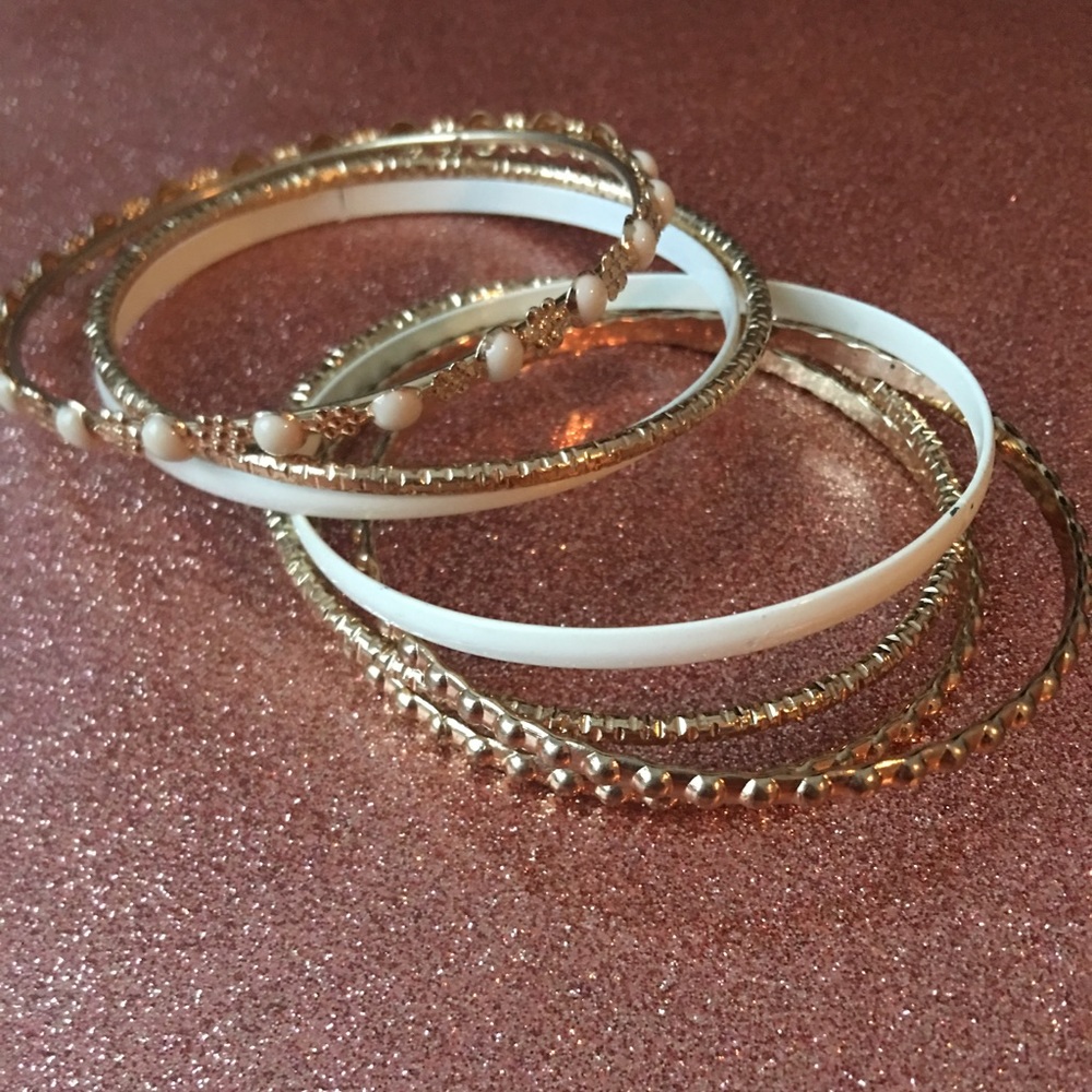 Dangle bracelet set